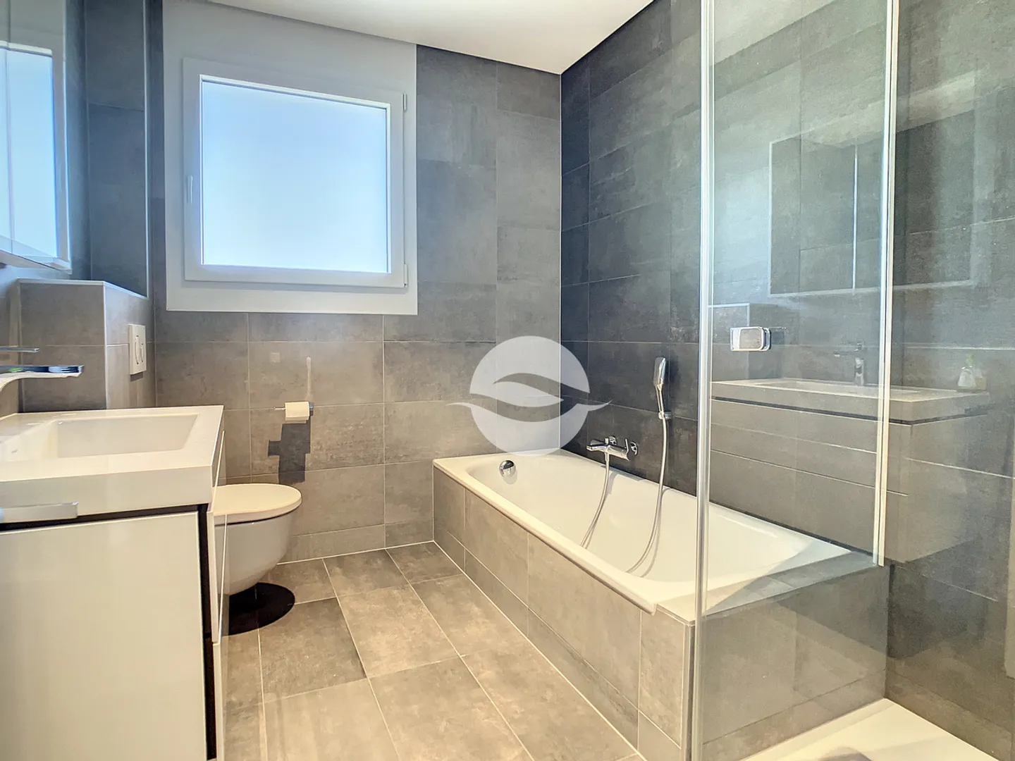 Villa moderne avec piscine - Photo 11 sur 14