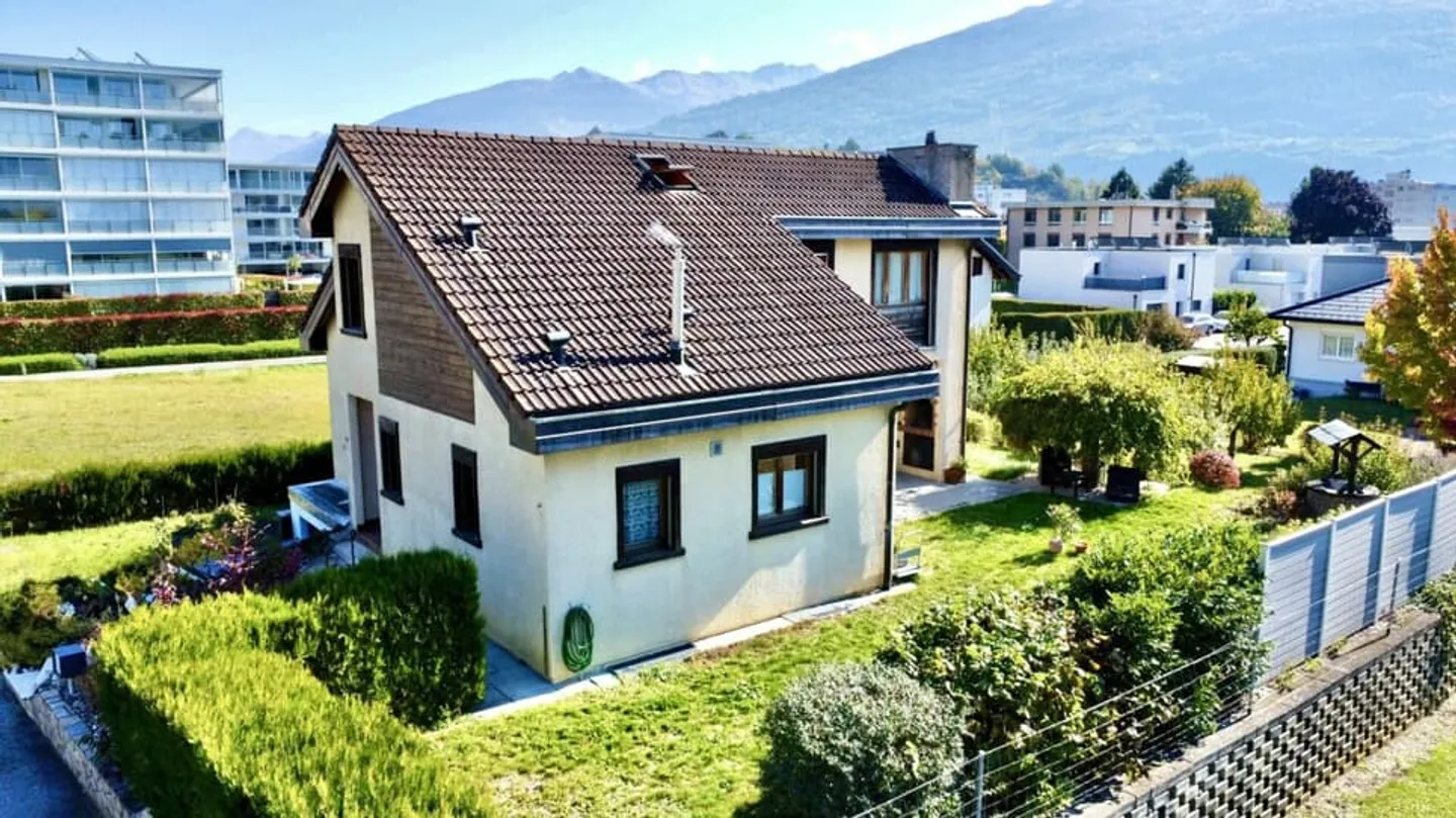 Villa indipendente 7.5 locali a Conthey - Foto 2 di 13