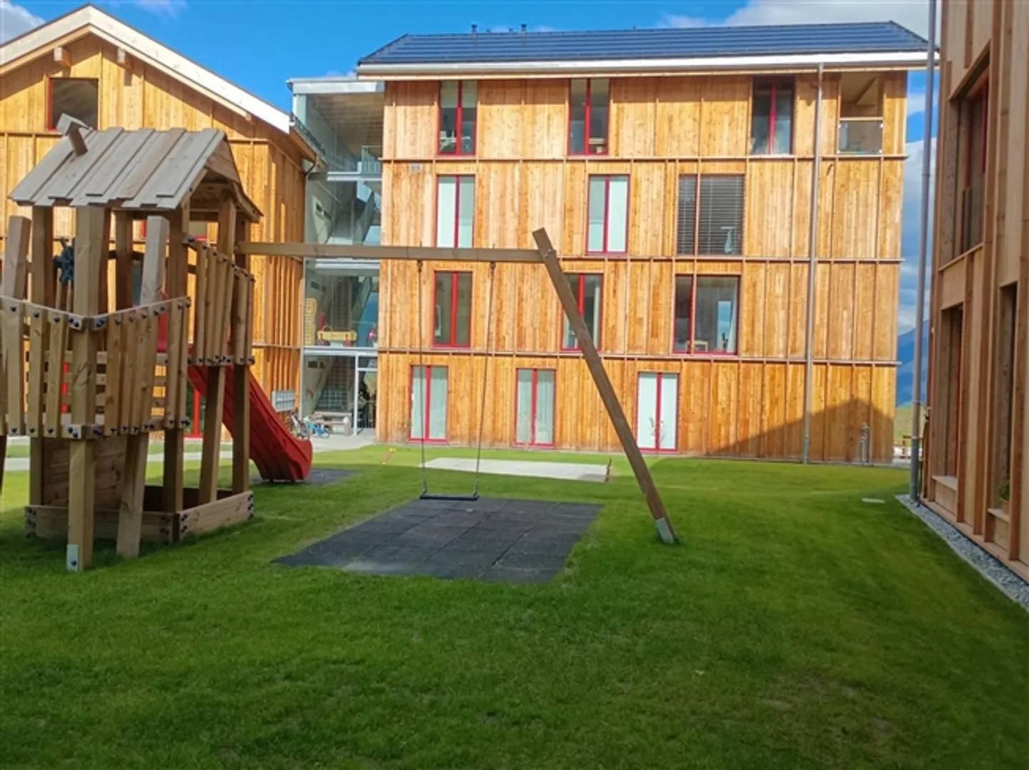 Appartement de jardin moderne de 5,5 pièces à Zeneggen avec vue sur la montagne - Photo 10 sur 10