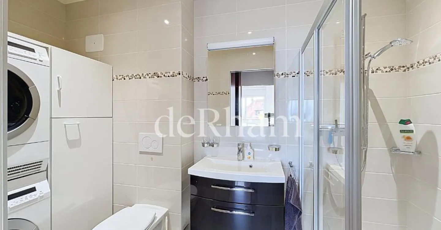 Appartement Charmant avec Vue sur le Lac - Photo 6 sur 10