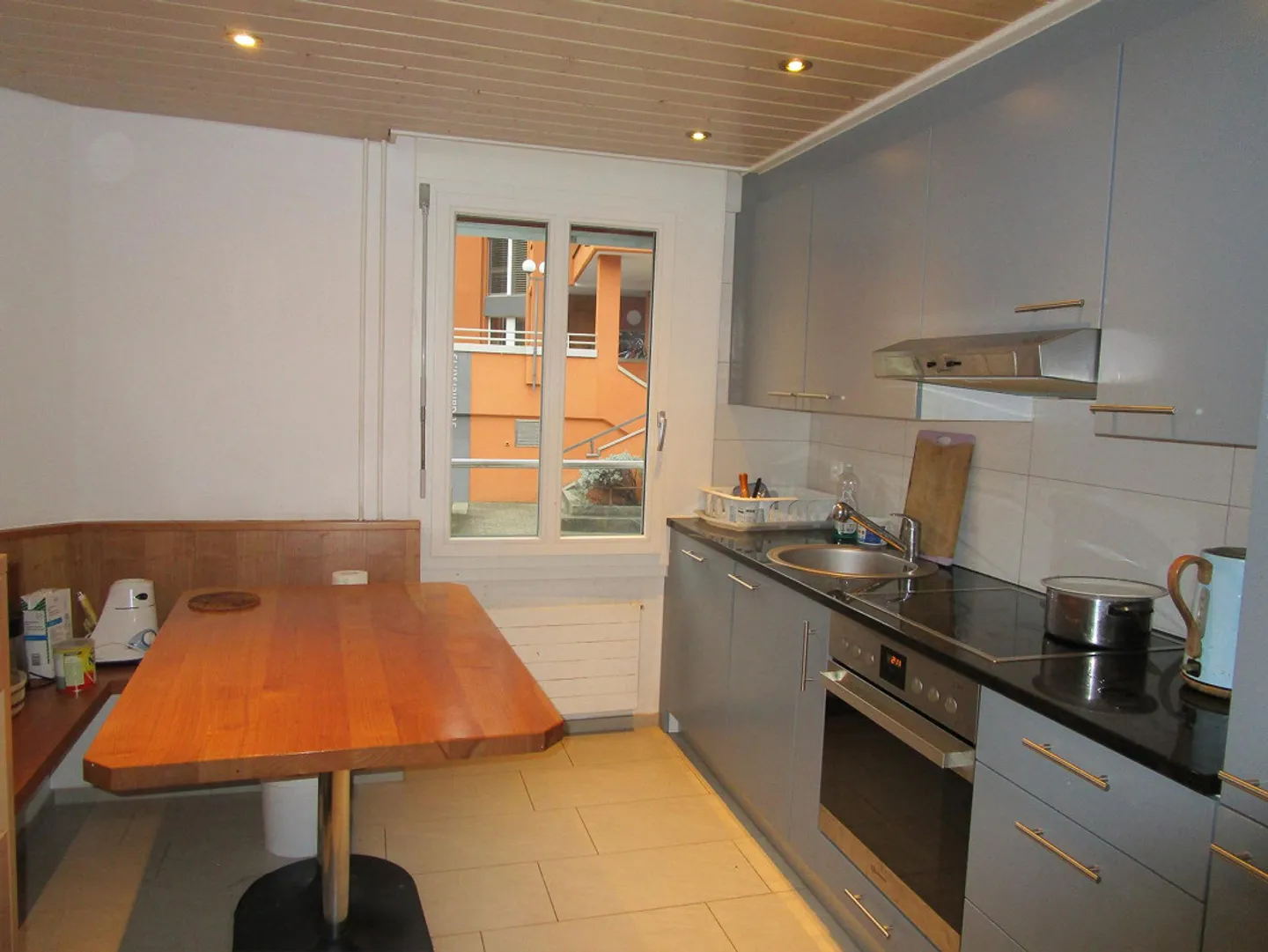 Bel appartement lumineux de 5,5 pièces en ville - Photo 1 sur 6