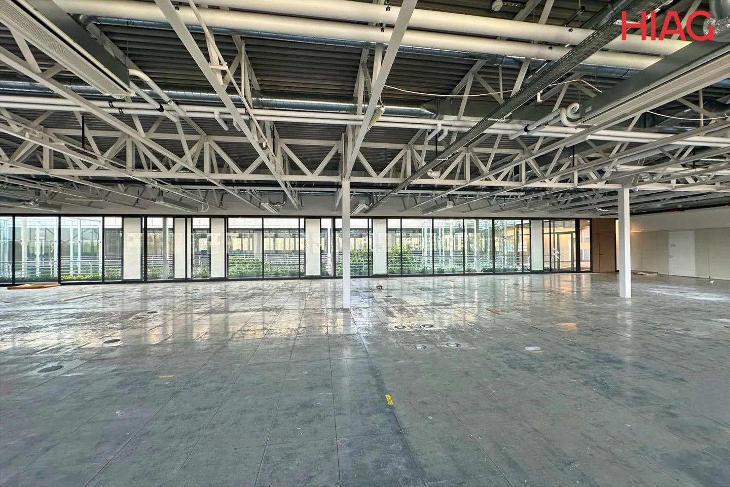 For rent, semi-industrial spaces in Meyrin at The Hive Campus. - Photo 4 of 6