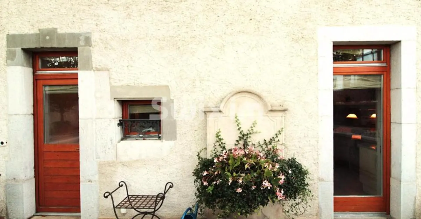 Spacious charming village house - Photo 2 of 3