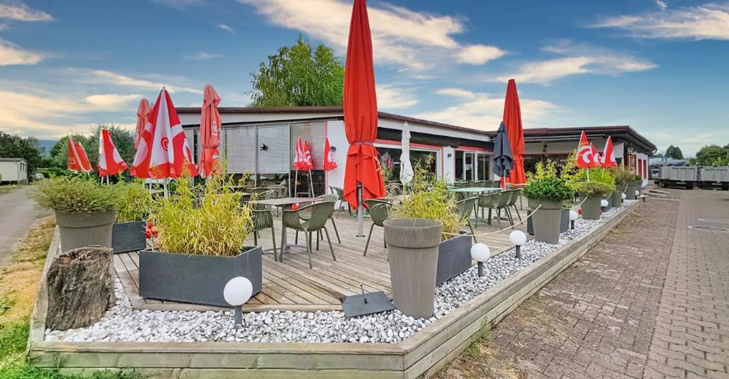 Restaurant Opportunity by Lake Neuchâtel - Photo 3 of 12
