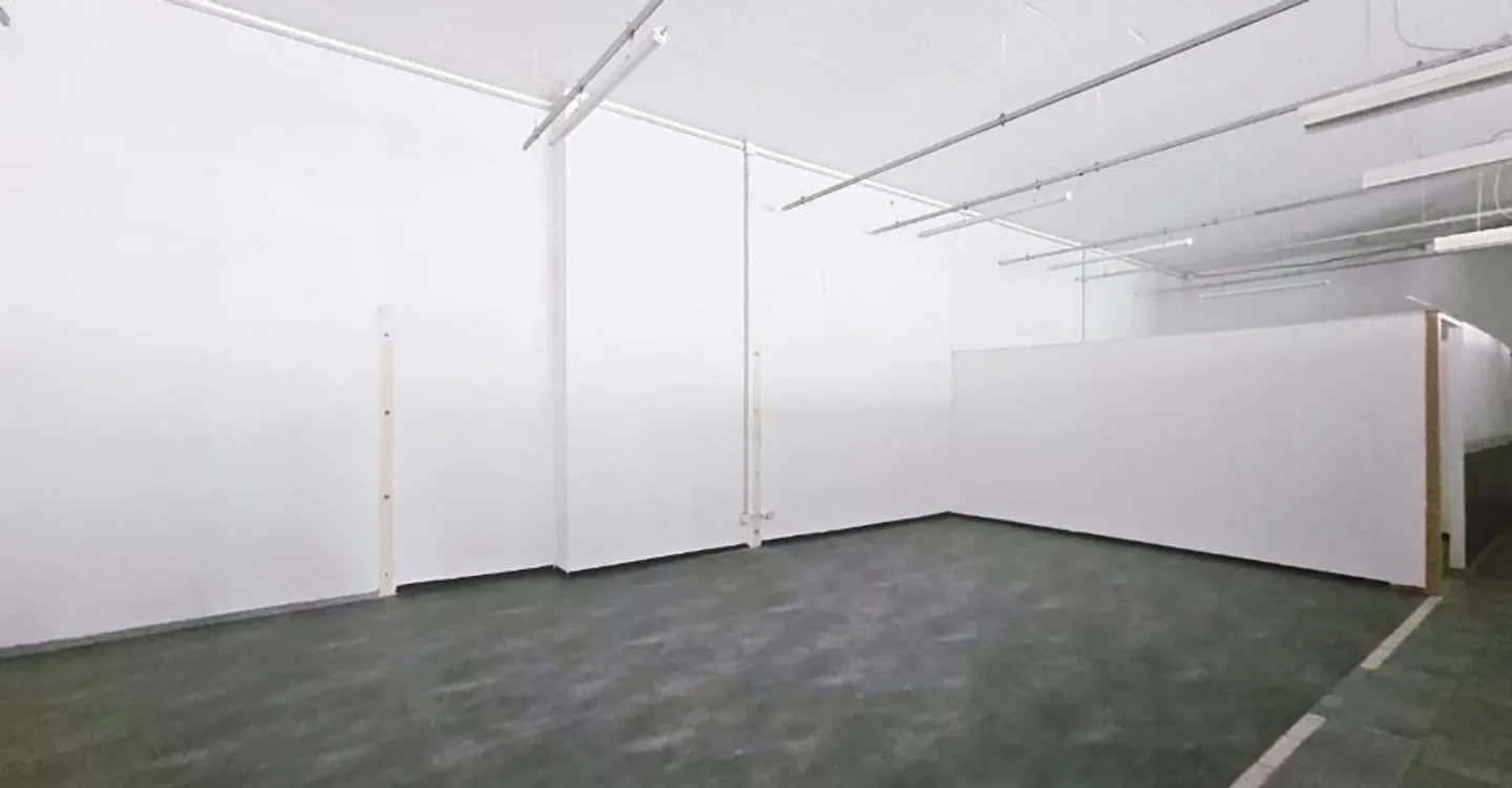 Espace Commercial Spacieux - Photo 4 sur 9