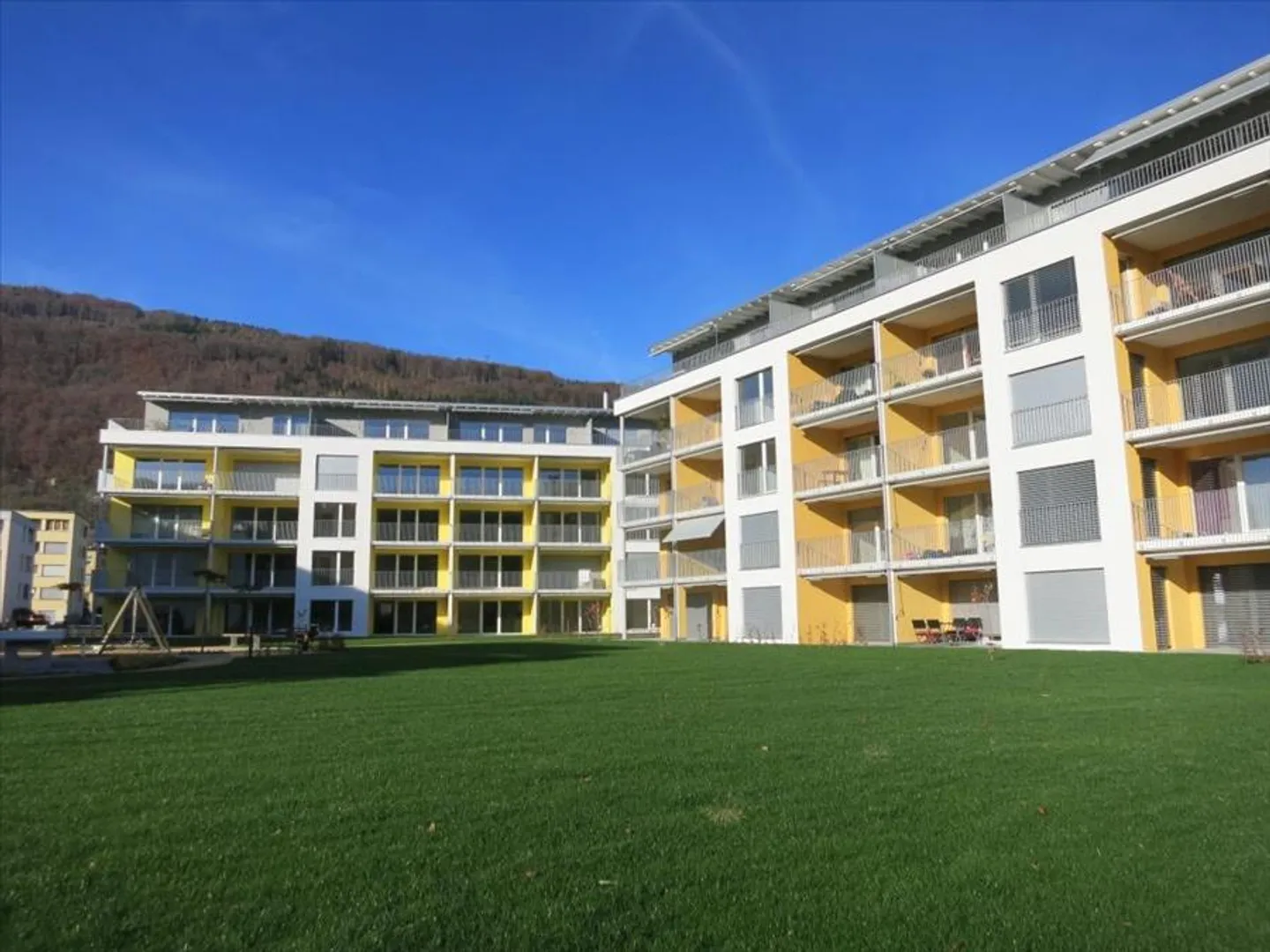 Modernes Apartment mit Balkon - Foto 1 von 7