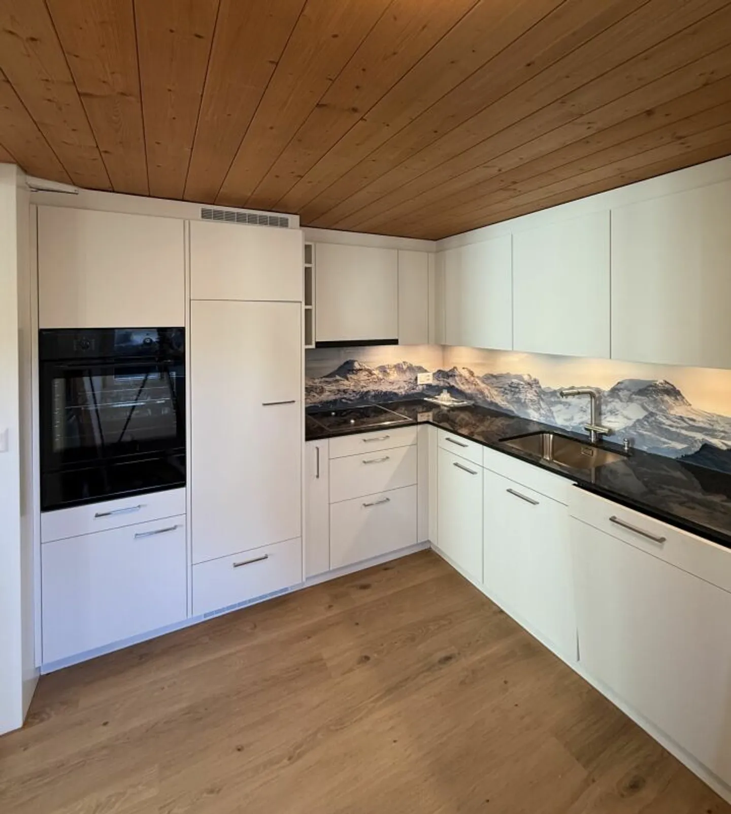 2.5-Room Maisonette Apartment with Rooftop Terrace in Schwanden - Photo 4 of 6