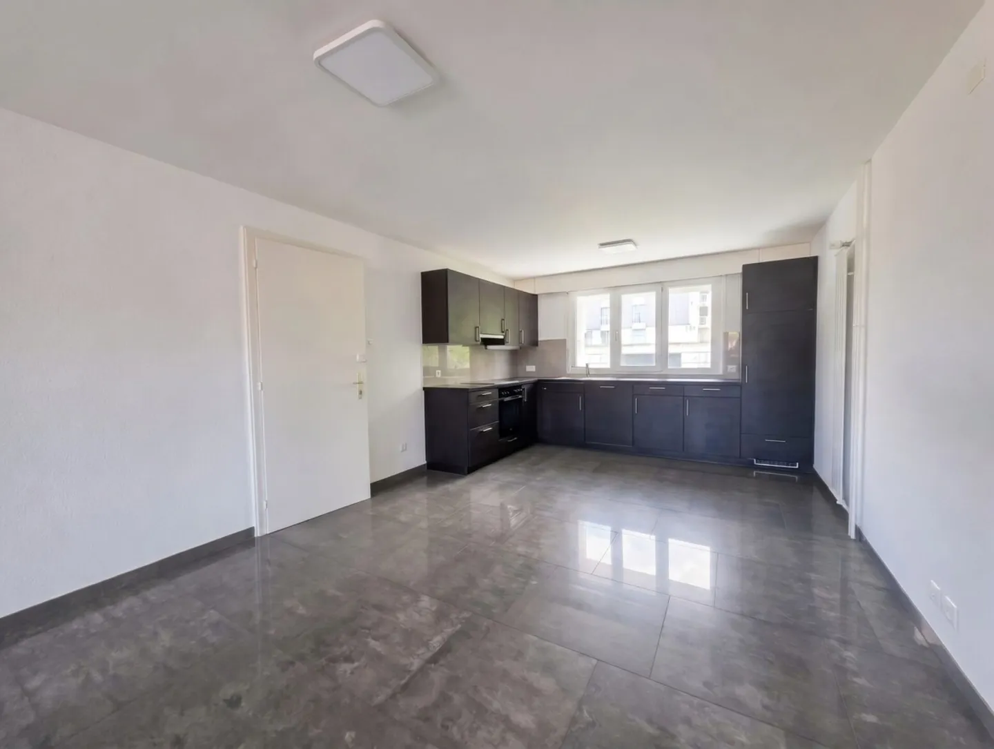 Renoviertes Apartment mit Stadtblick - Foto 1 von 4