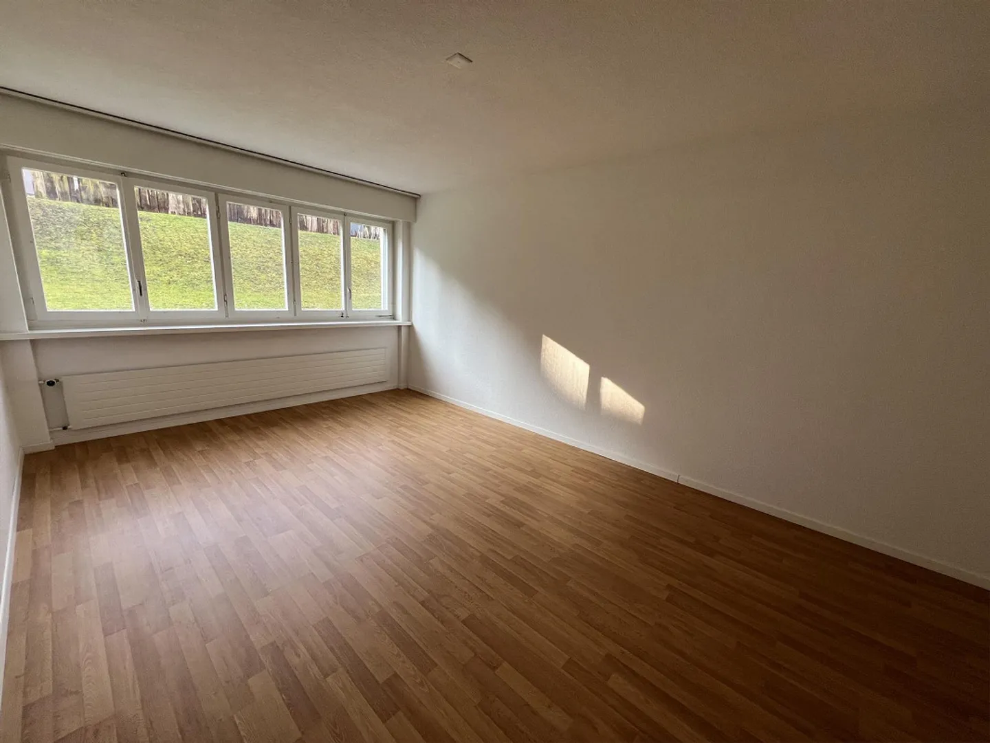 Appartamento moderno al piano terra in un quartiere residenziale attraente - Foto 4 di 8