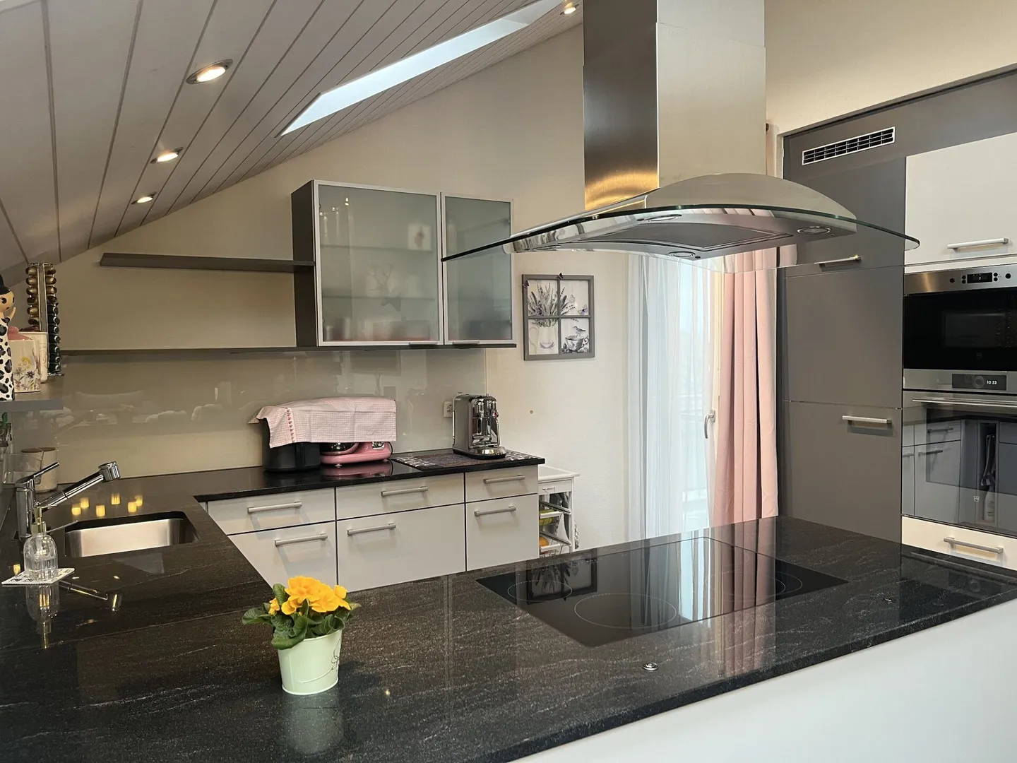 Exklusive Dachwohnung mit Balkonen - Foto 4 von 5