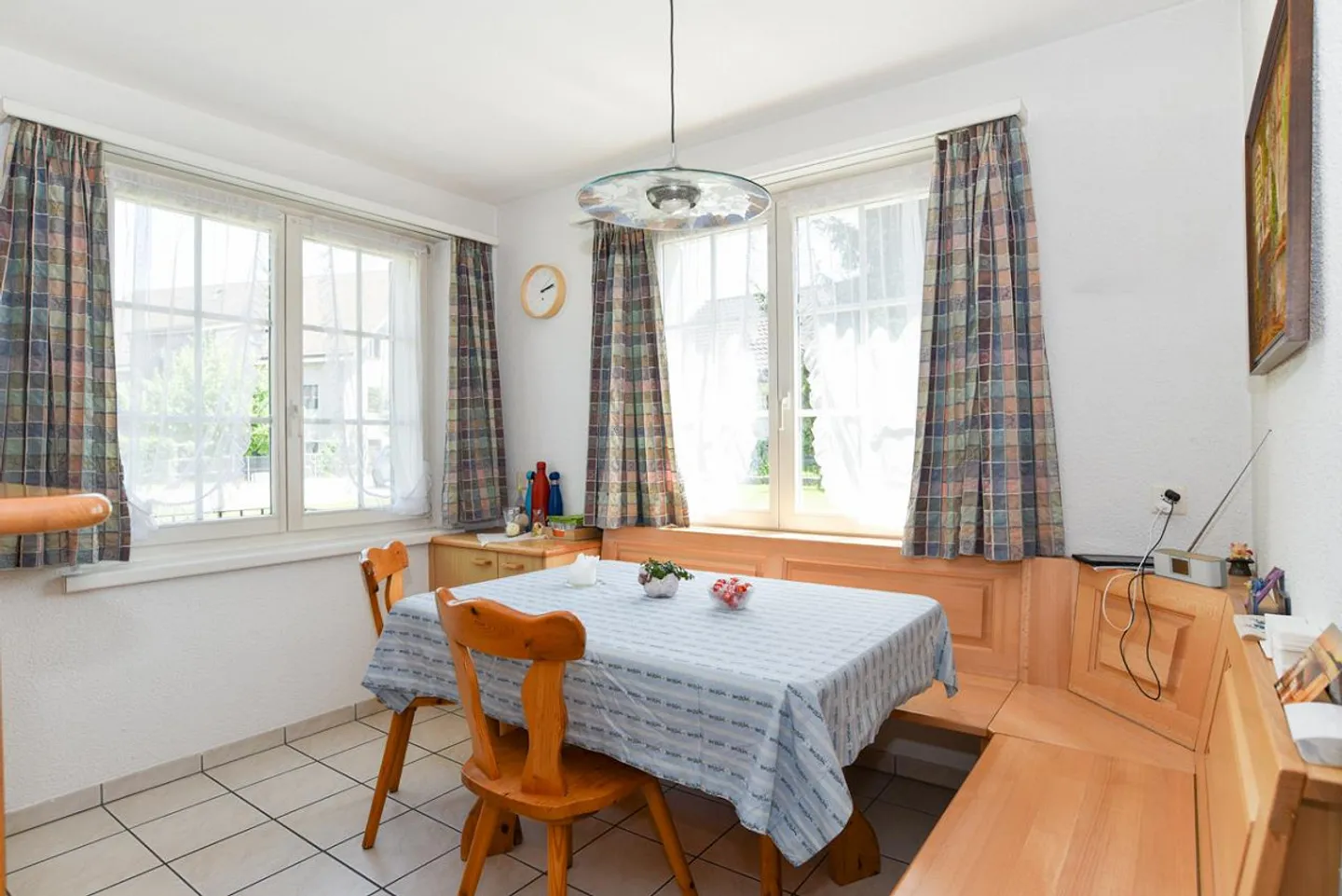 Detached single-family house with large garden in a preferred location - Photo 7 of 17