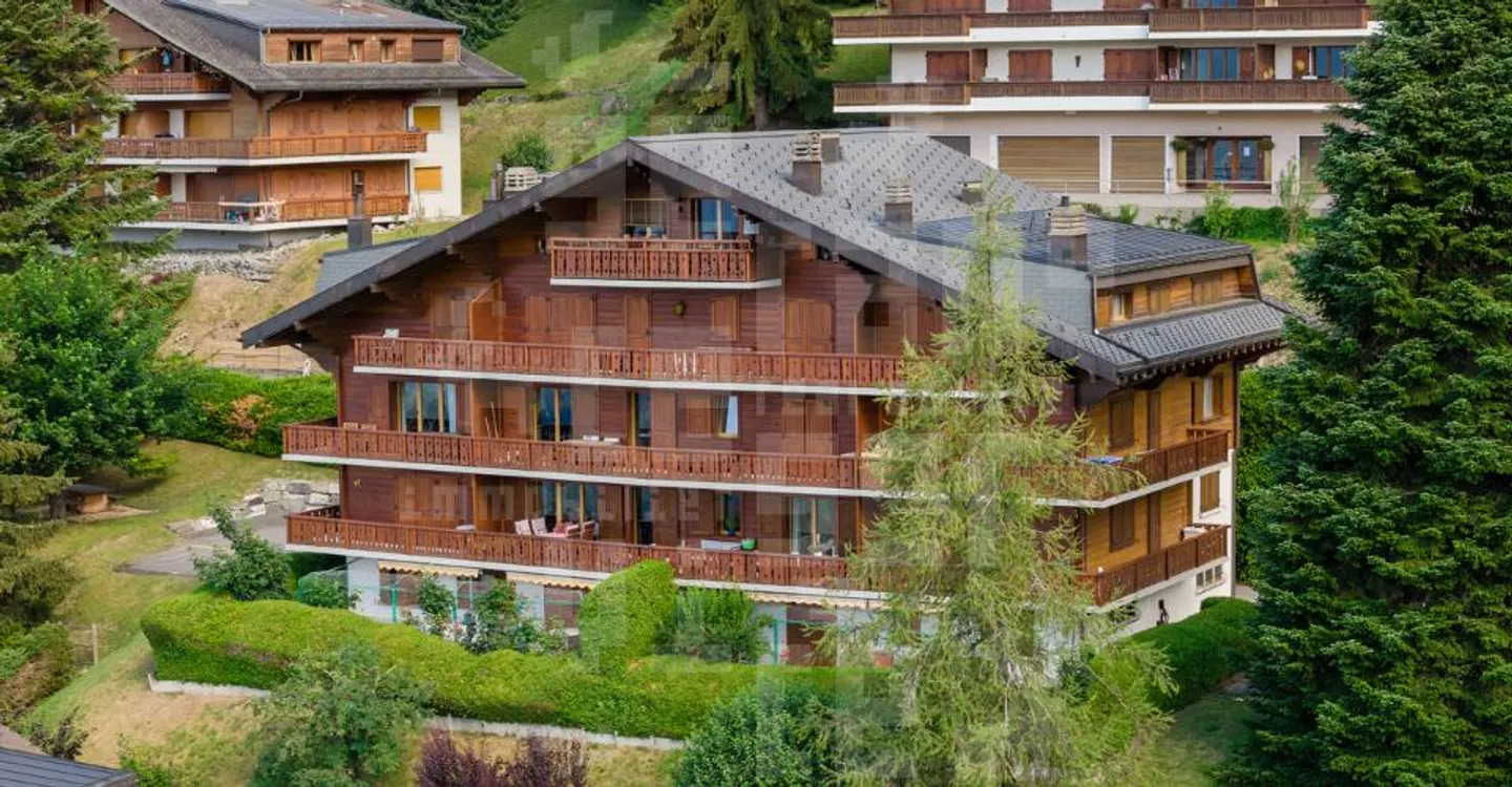 Appartement Charmant avec Vue Alpines - Photo 2 sur 12