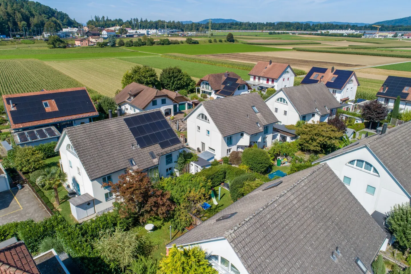 Familienfreundliches Doppelhaus - Foto 1 von 15