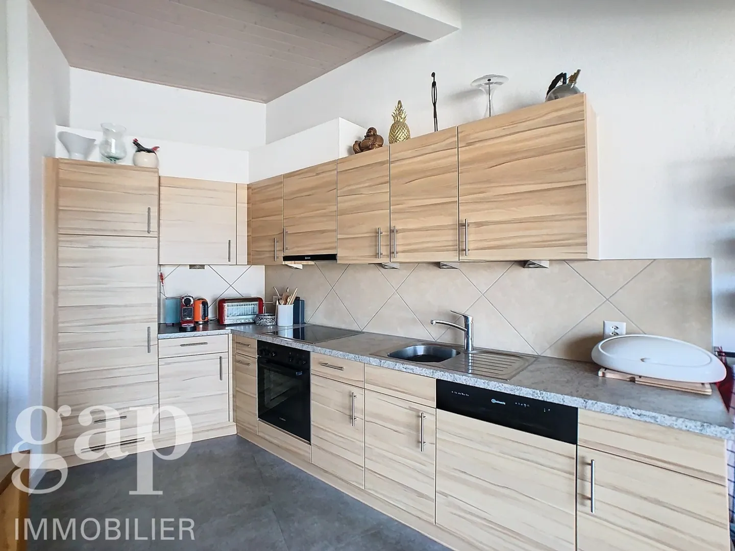 2.5 Room Apartment - Photo 3 of 7