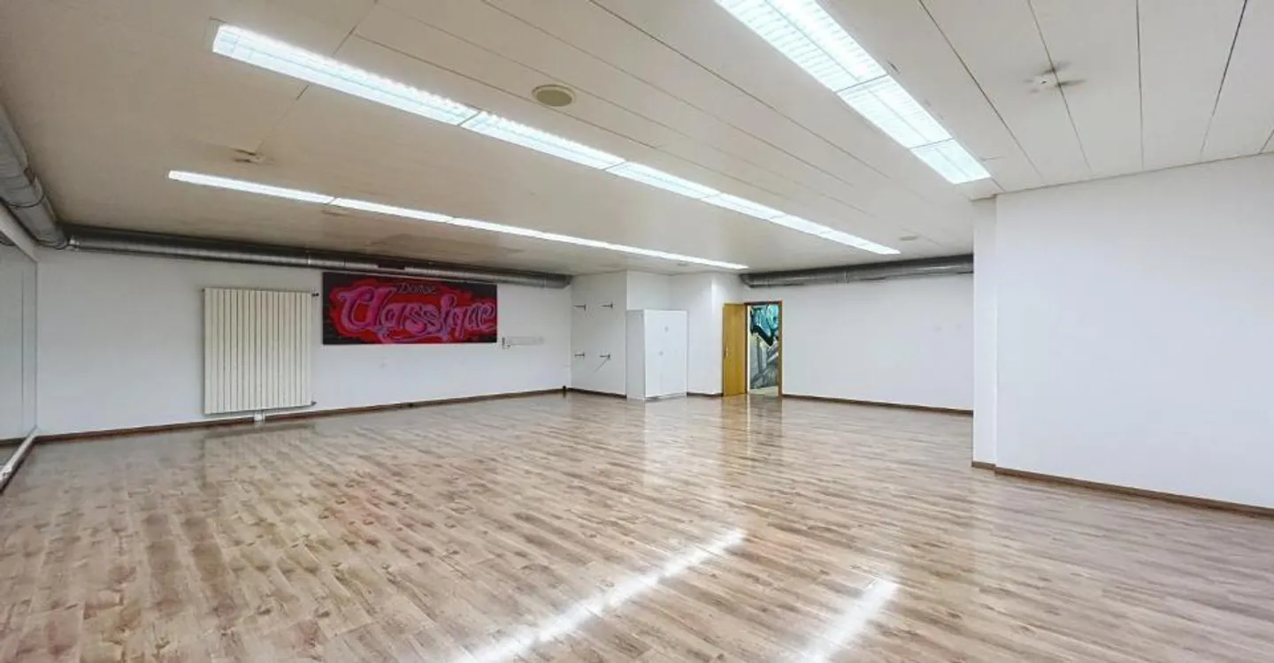 Geräumiger Geschäftsraum im Zentrum von Sierre - Foto 5 von 12