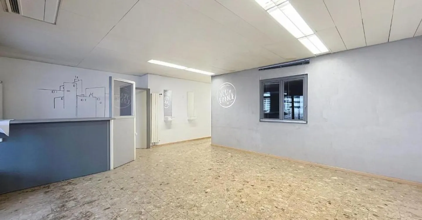 Geräumiger Geschäftsraum im Zentrum von Sierre - Foto 4 von 12