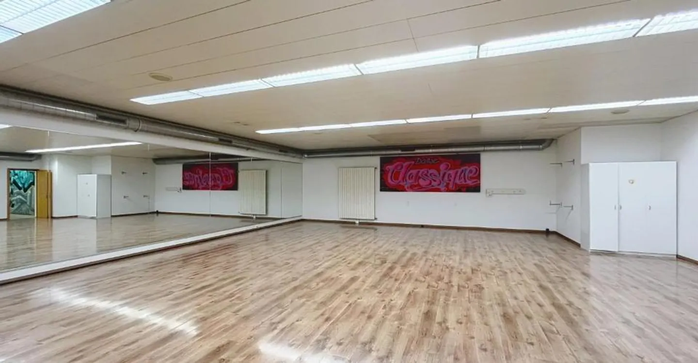 Geräumiger Geschäftsraum im Zentrum von Sierre - Foto 8 von 12