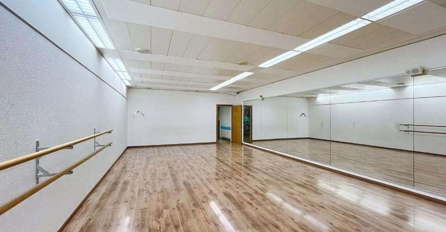 Geräumiger Geschäftsraum im Zentrum von Sierre - Foto 9 von 12