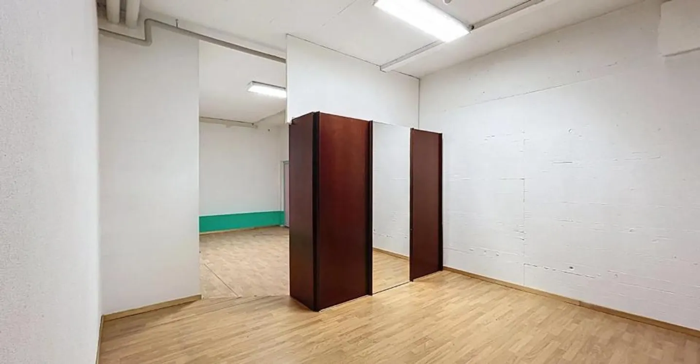 Geräumiger Geschäftsraum im Zentrum von Sierre - Foto 10 von 12