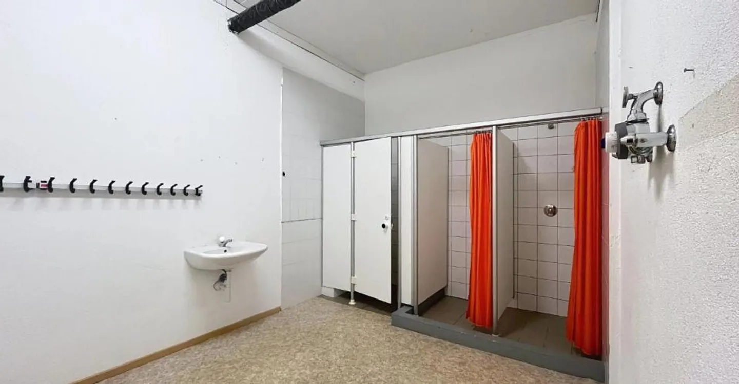 Geräumiger Geschäftsraum im Zentrum von Sierre - Foto 11 von 12