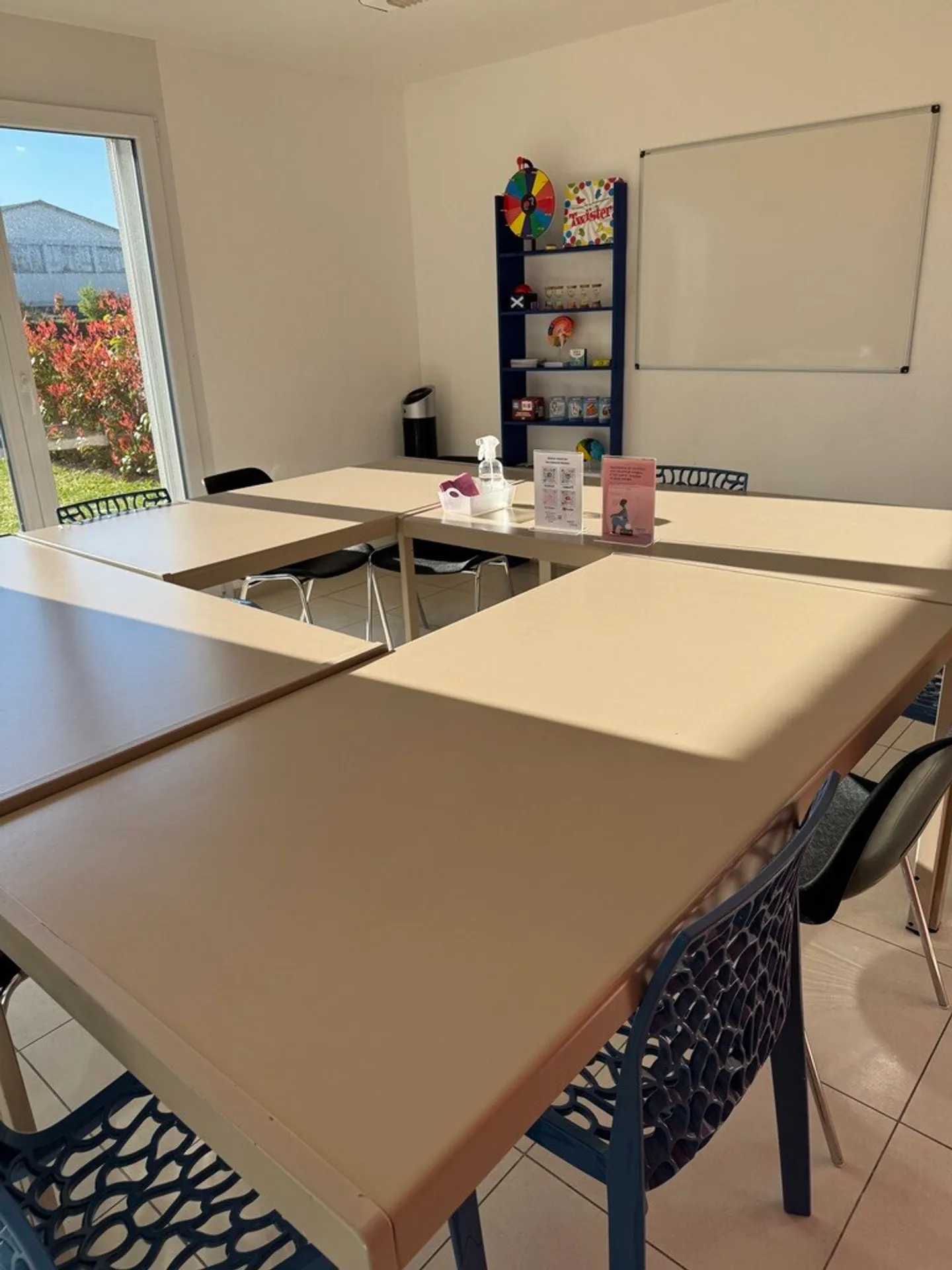 Geräumiges Büro im Erdgeschoss, ideal für eine Arztpraxis zur Miete in Estavayer-le-Lac. - Foto 1 von 5