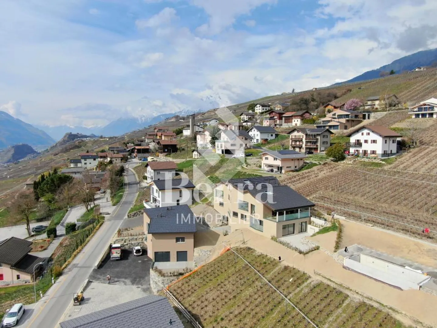 Beautiful sun-drenched apartment in Signèse - breathtaking view of the Rhone Valley - Photo 2 of 13