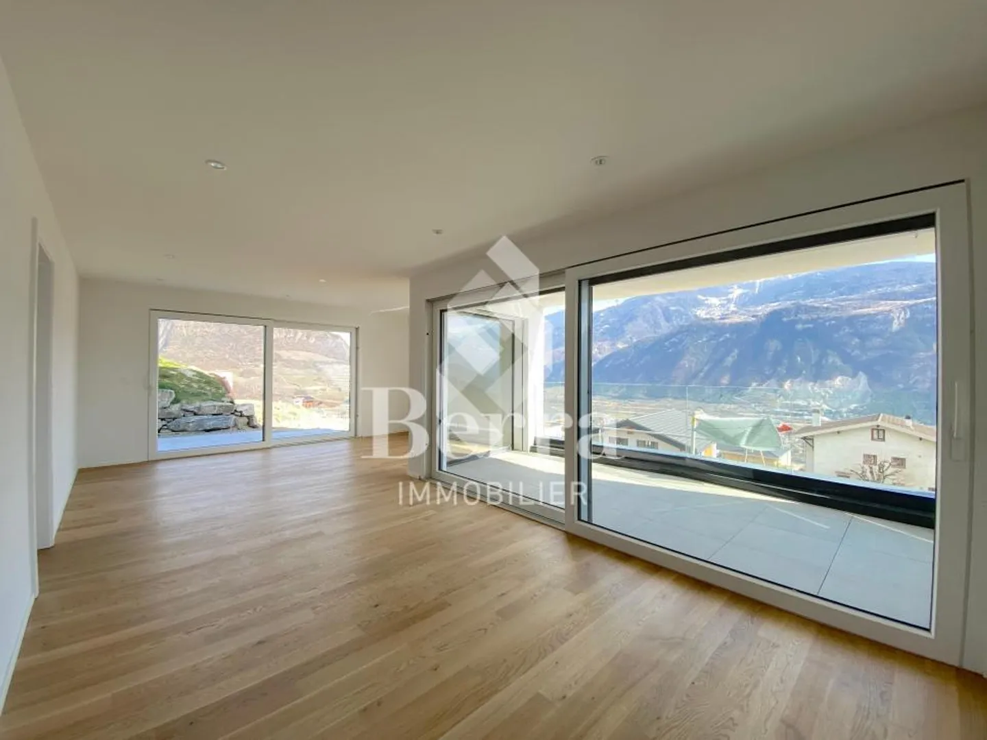 Beautiful sun-drenched apartment in Signèse - breathtaking view of the Rhone Valley - Photo 3 of 13