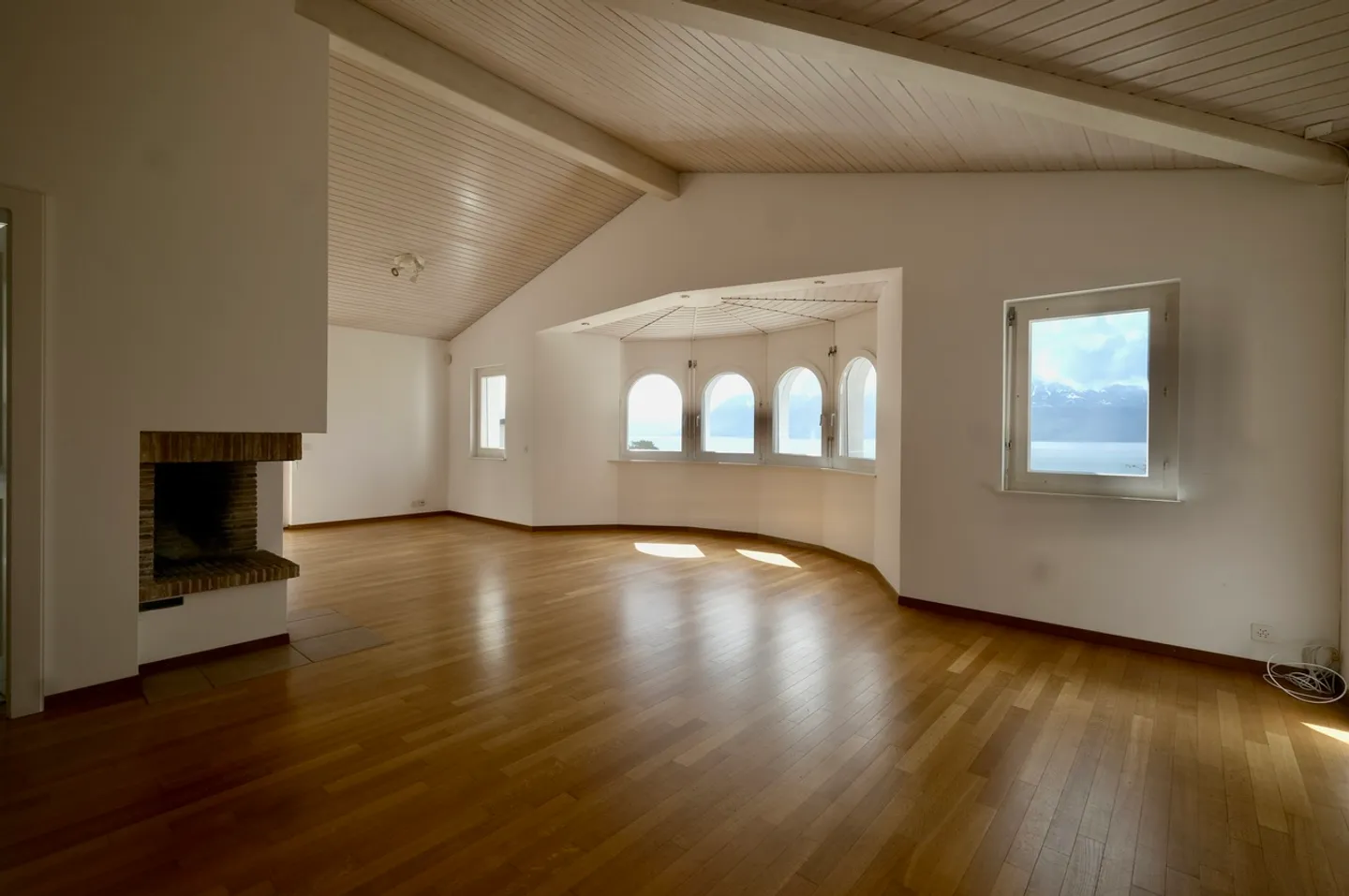 Superb Attic with Lake View in a Quiet Location - Photo 2 of 5