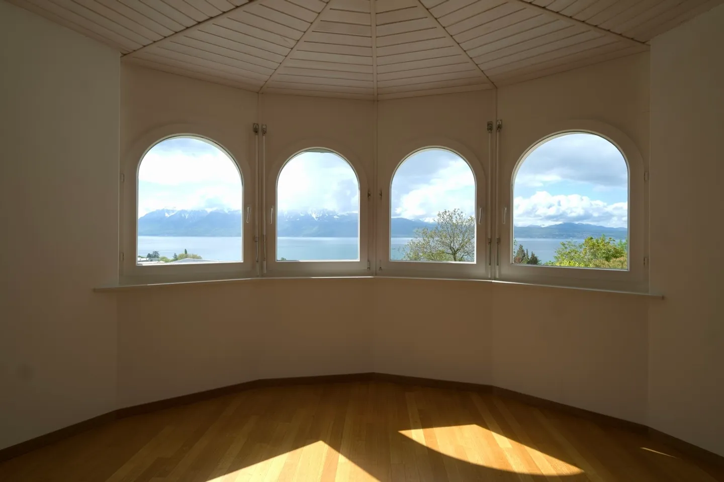 Superb Attic with Lake View in a Quiet Location - Photo 3 of 5