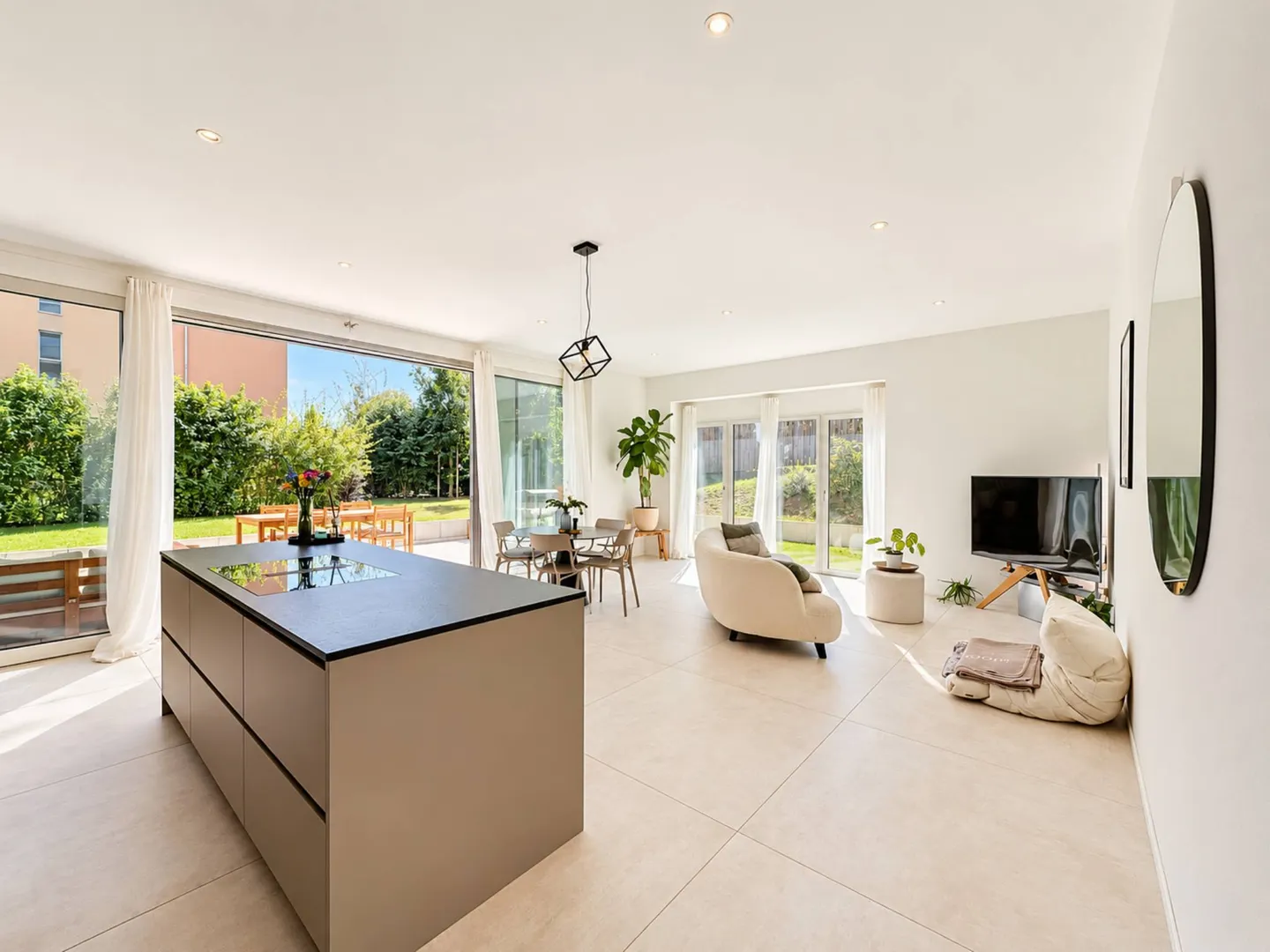 Appartement moderne avec terrasse - Photo 1 sur 11