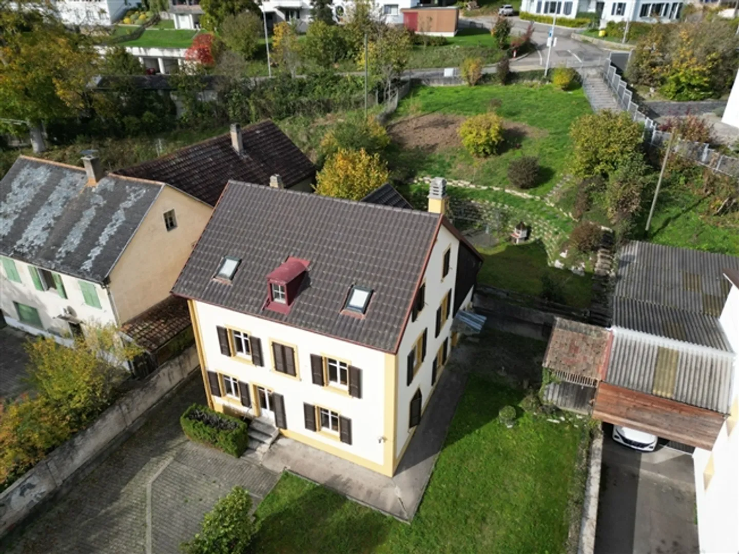 Terreno edificabile idealmente situato - Così vicino al centro. - Foto 2 di 8