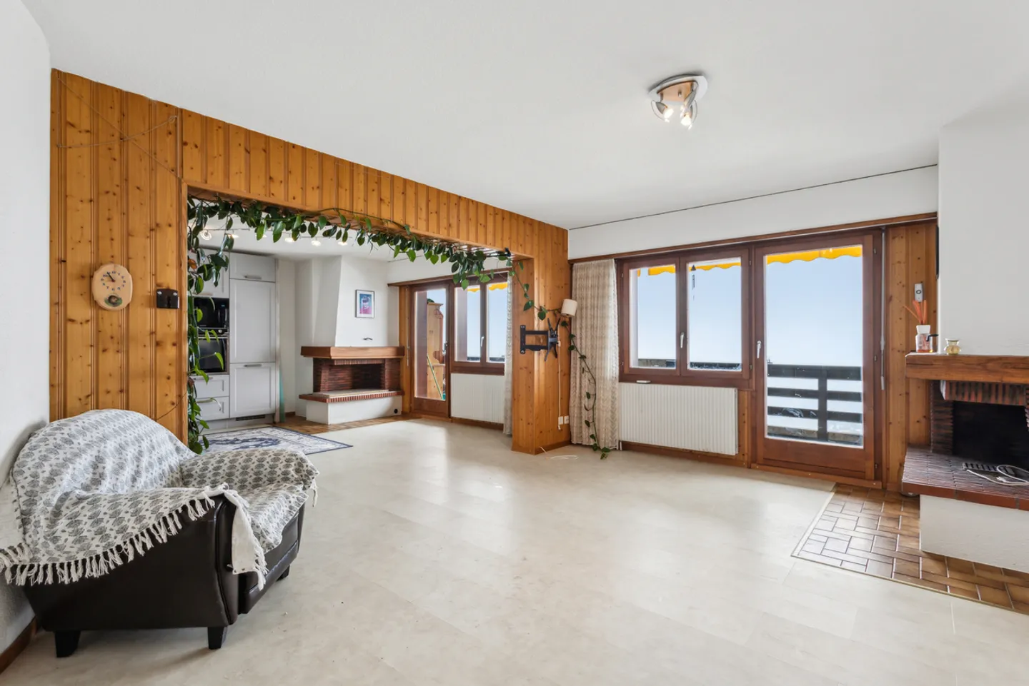 «Große helle Wohnung 115 m² mit Aussicht, 1. Stock in Sainte-Croix» - Foto 3 von 16