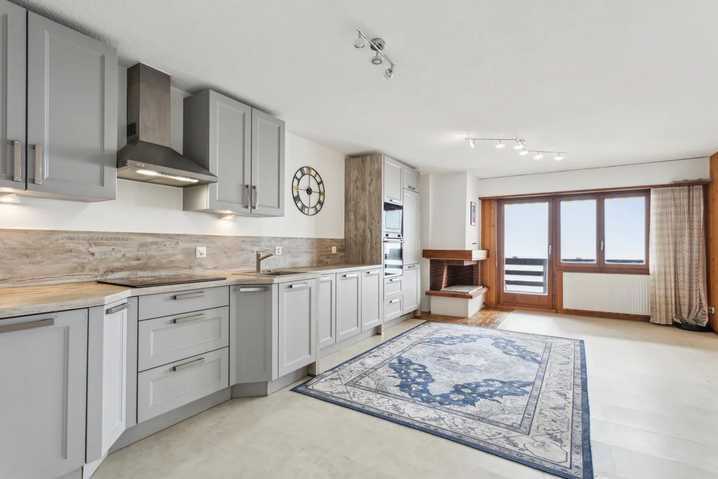 «Große helle Wohnung 115 m² mit Aussicht, 1. Stock in Sainte-Croix» - Foto 2 von 16