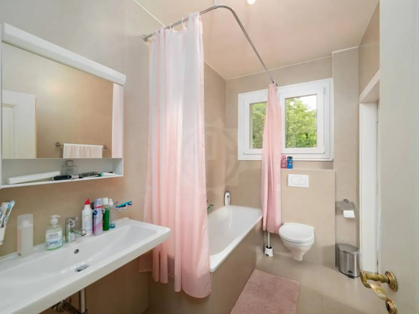 Apartment for rent - Photo 8 of 9