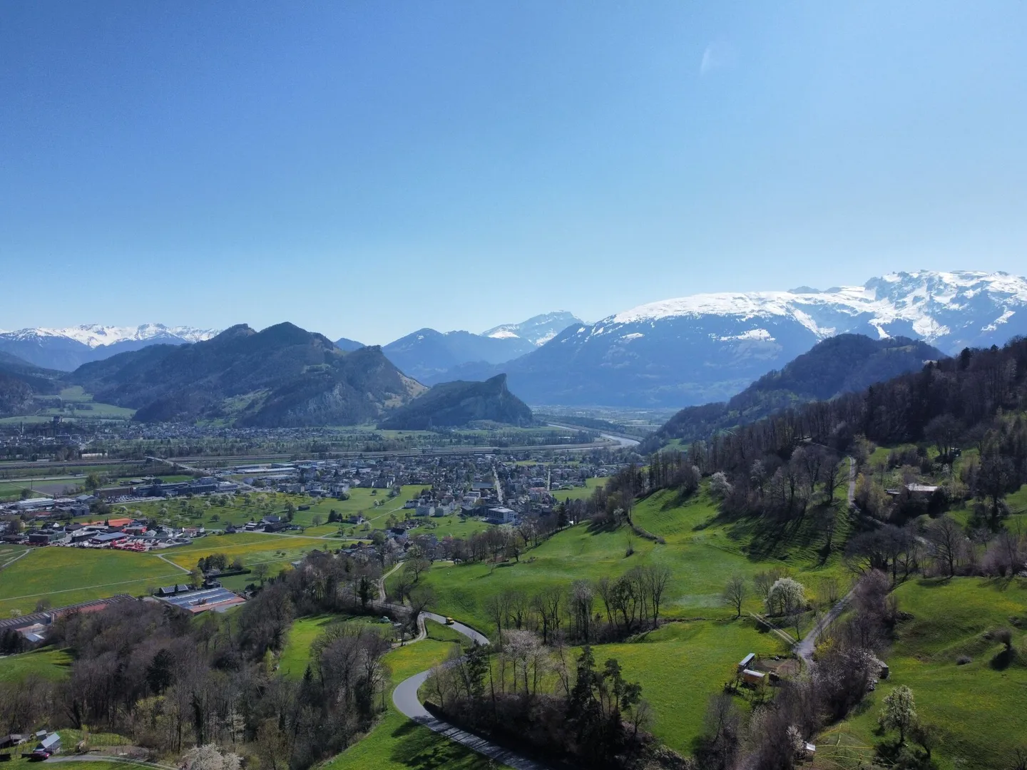 Bellissimo terreno edificabile nella zona centrale con vista panoramica (Terreno B) - Foto 1 di 6