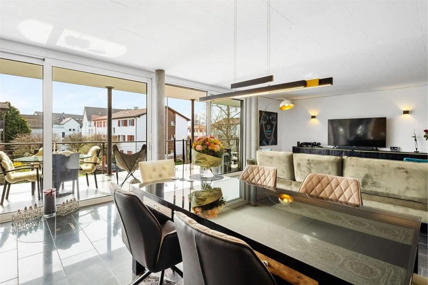 Grosszügiges Wohnen mit Loft-Charakter und Traumterrasse - Foto 2 von 13