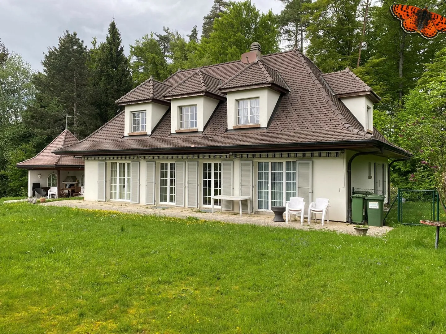 MAGNIFIKANTER MEISTERHAUS ZU VERKAUFEN IN BOURGUILLON! - Foto 1 von 11