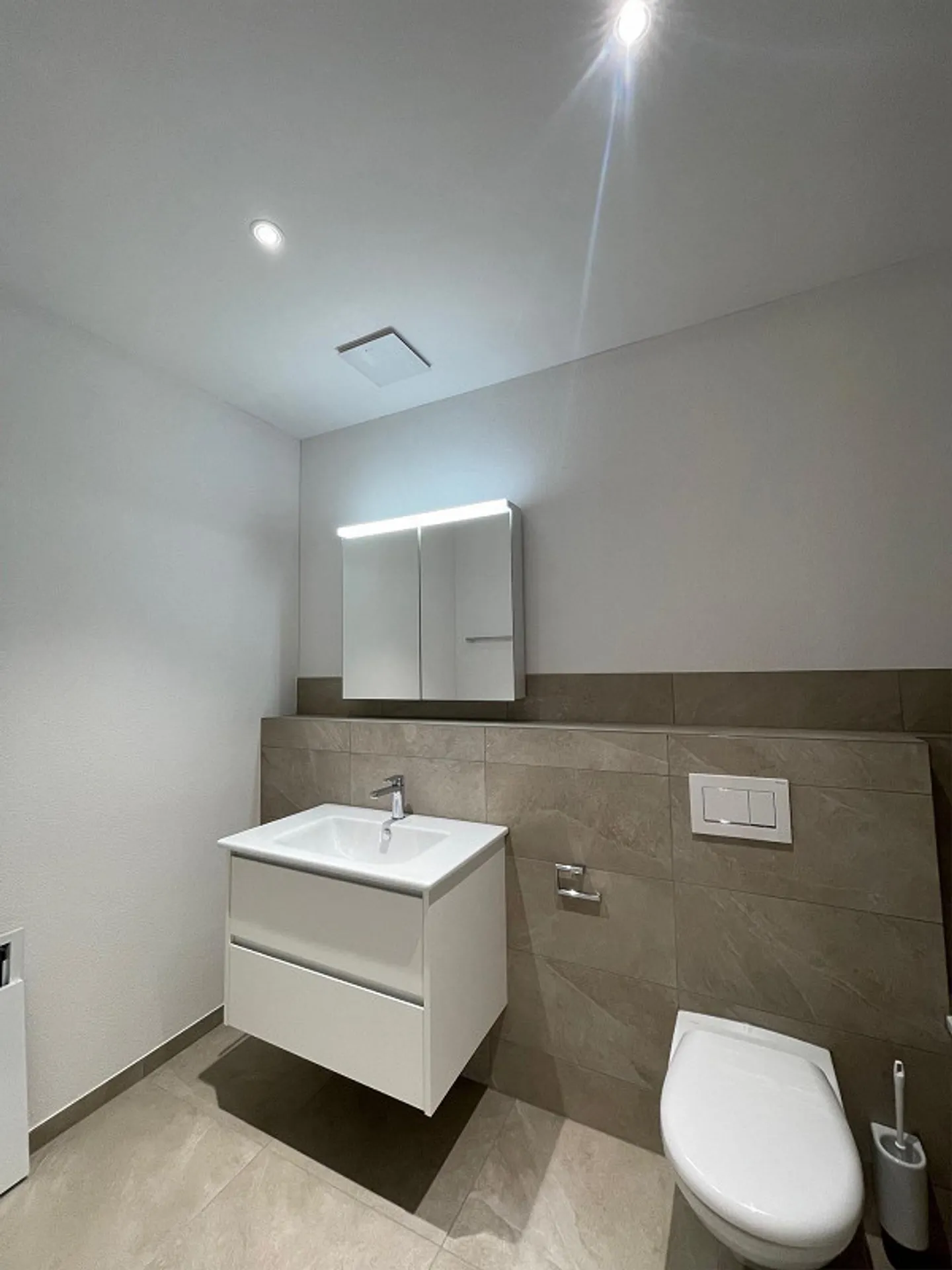 Top modern 4.5 room apartment in the countryside is looking for you! - Photo 8 of 13