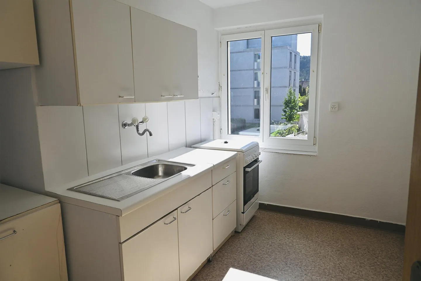 Appartement lumineux de 3,5 pièces avec balcon limité jusqu'au 30 septembre 2027 - Photo 3 sur 8