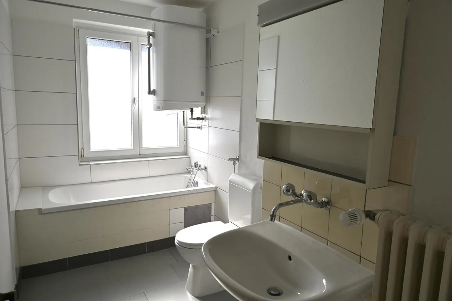 Appartement lumineux de 3,5 pièces avec balcon limité jusqu'au 30 septembre 2027 - Photo 4 sur 8