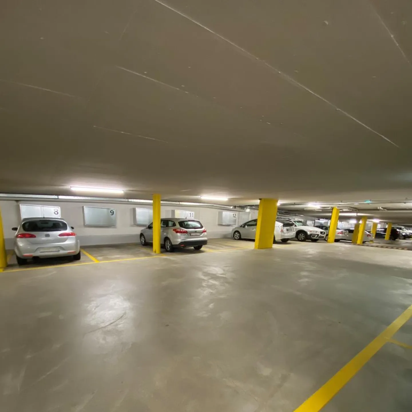 Garage space in Zufikon - Photo 2 of 2