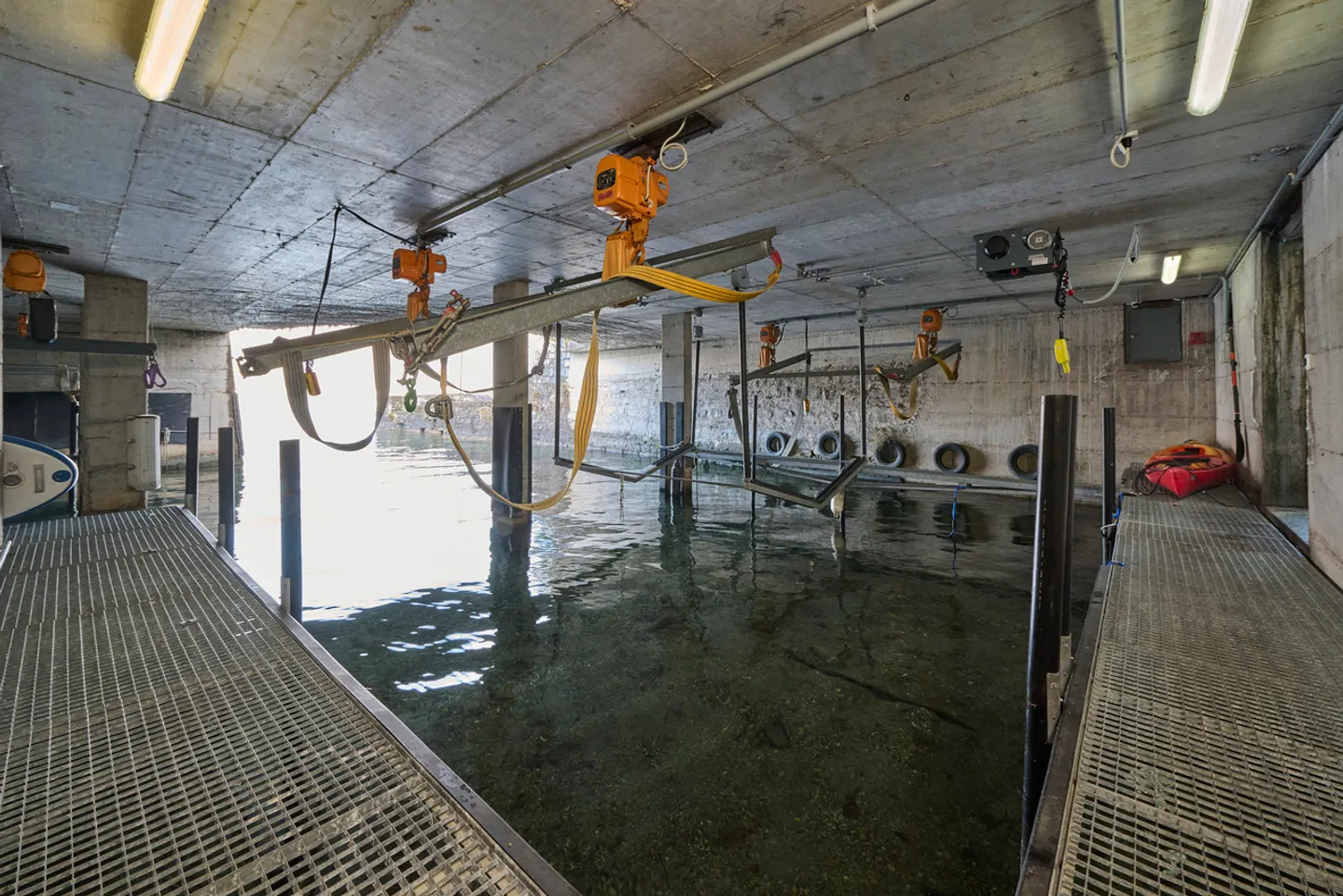 Appartement incontournable dans une résidence pieds-dans-l'eau avec place de bateau - Photo 11 sur 13
