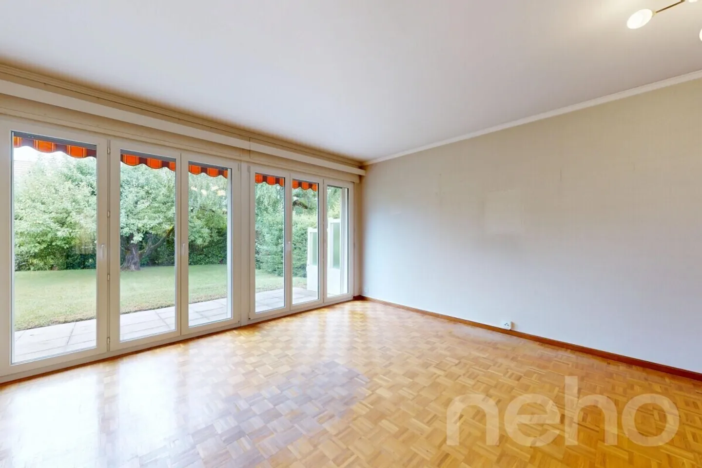 Villa zur Renovierung mit großem Potenzial, einzigartige Gelegenheit in Vessy - Foto 2 von 12