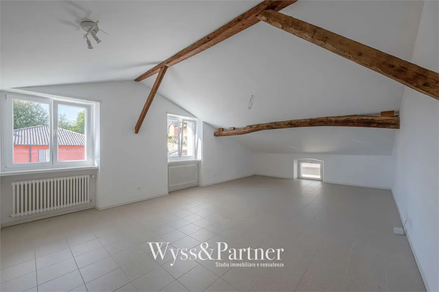 Balerna spacious 3.5-room attic - Photo 2 of 13
