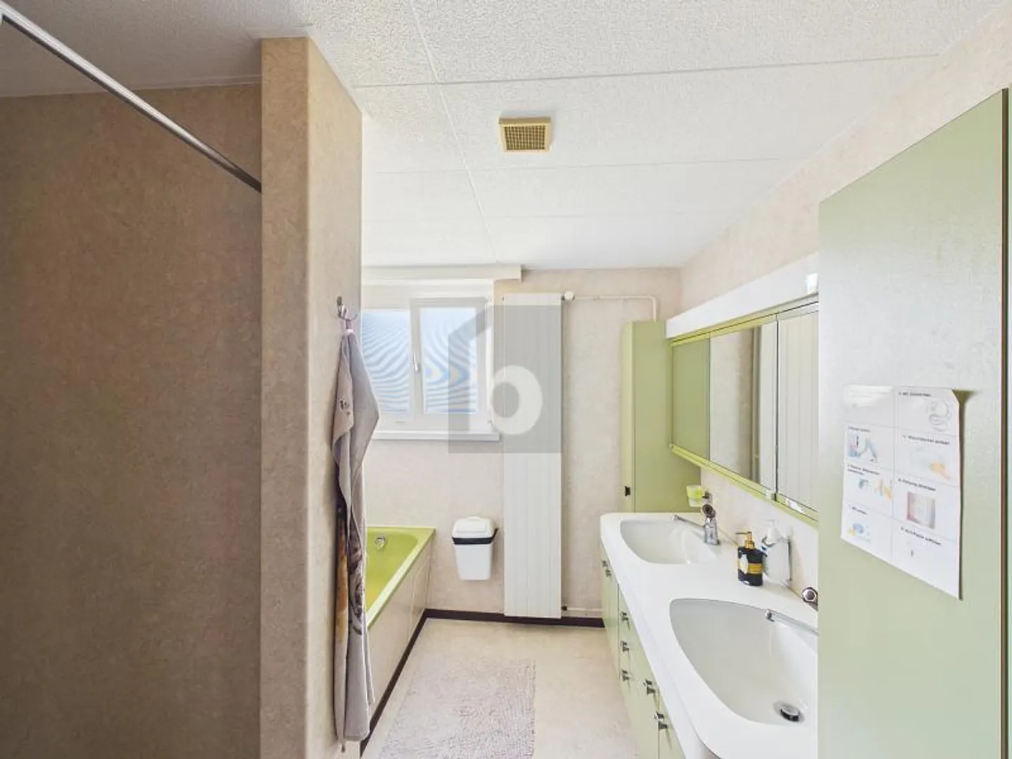 Charming Family Home with View - Photo 5 of 6