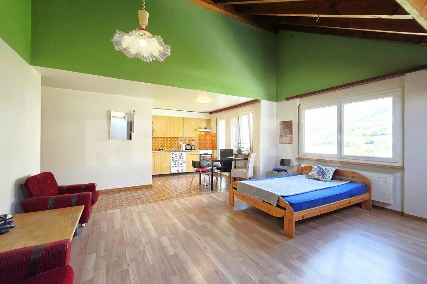 Spazioso studio con balcone e vista panoramica - Foto 3 di 13