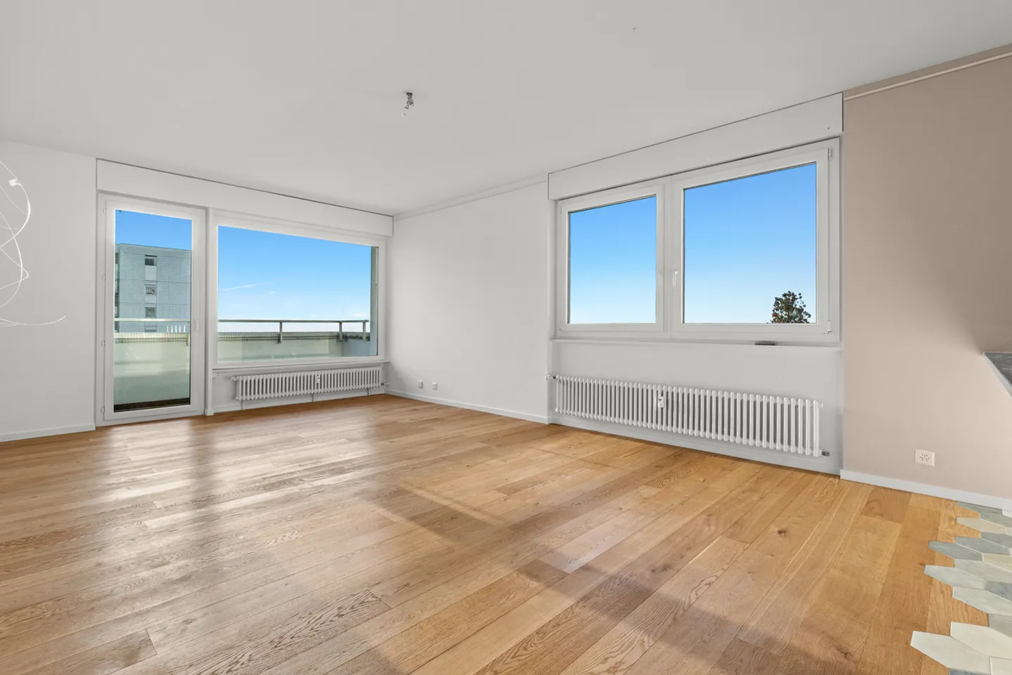 4,5-Zimmer-Wohnung mit Balkon und Panoramablick auf den See - Foto 4 von 11