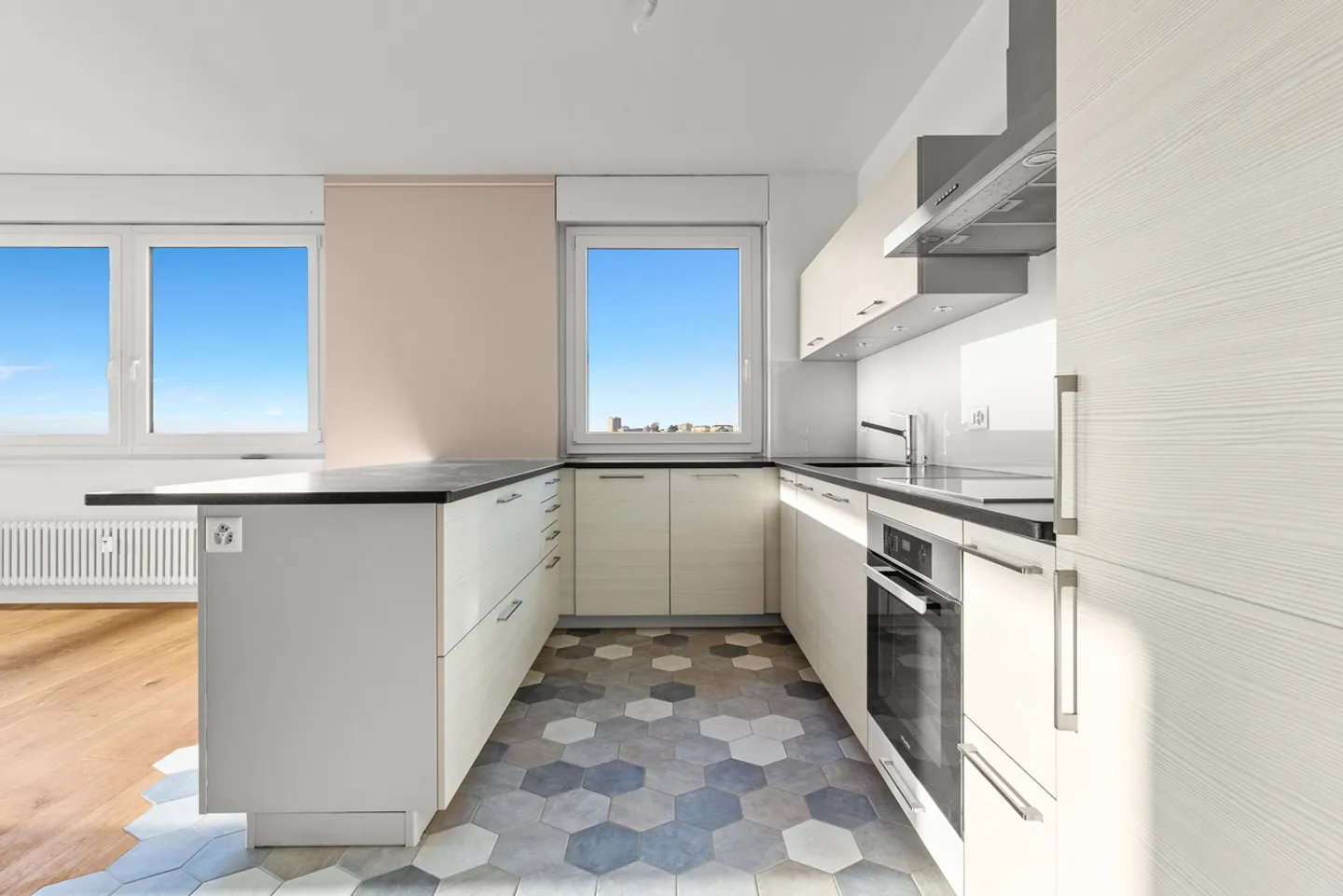 4,5-Zimmer-Wohnung mit Balkon und Panoramablick auf den See - Foto 7 von 11