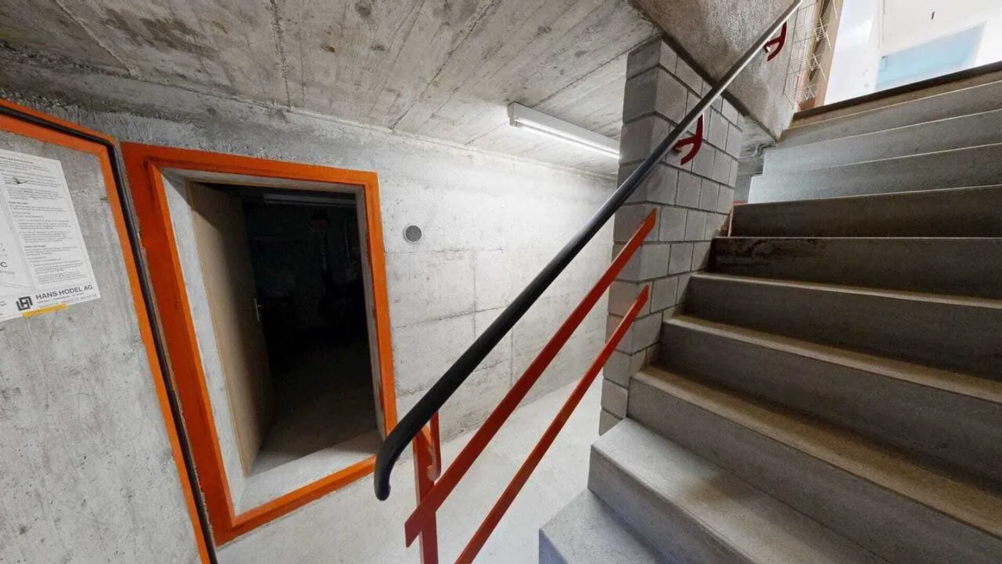 Spazio per uffici/pratica luminoso di 165 m² con parcheggi a Wünnewil - Foto 12 di 13