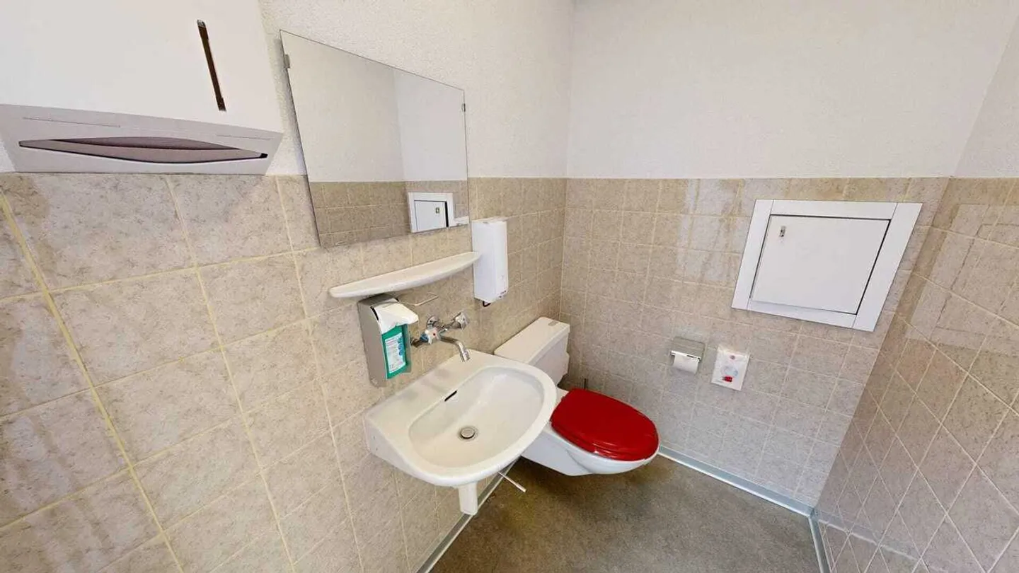 Spazio per uffici/pratica luminoso di 165 m² con parcheggi a Wünnewil - Foto 7 di 13